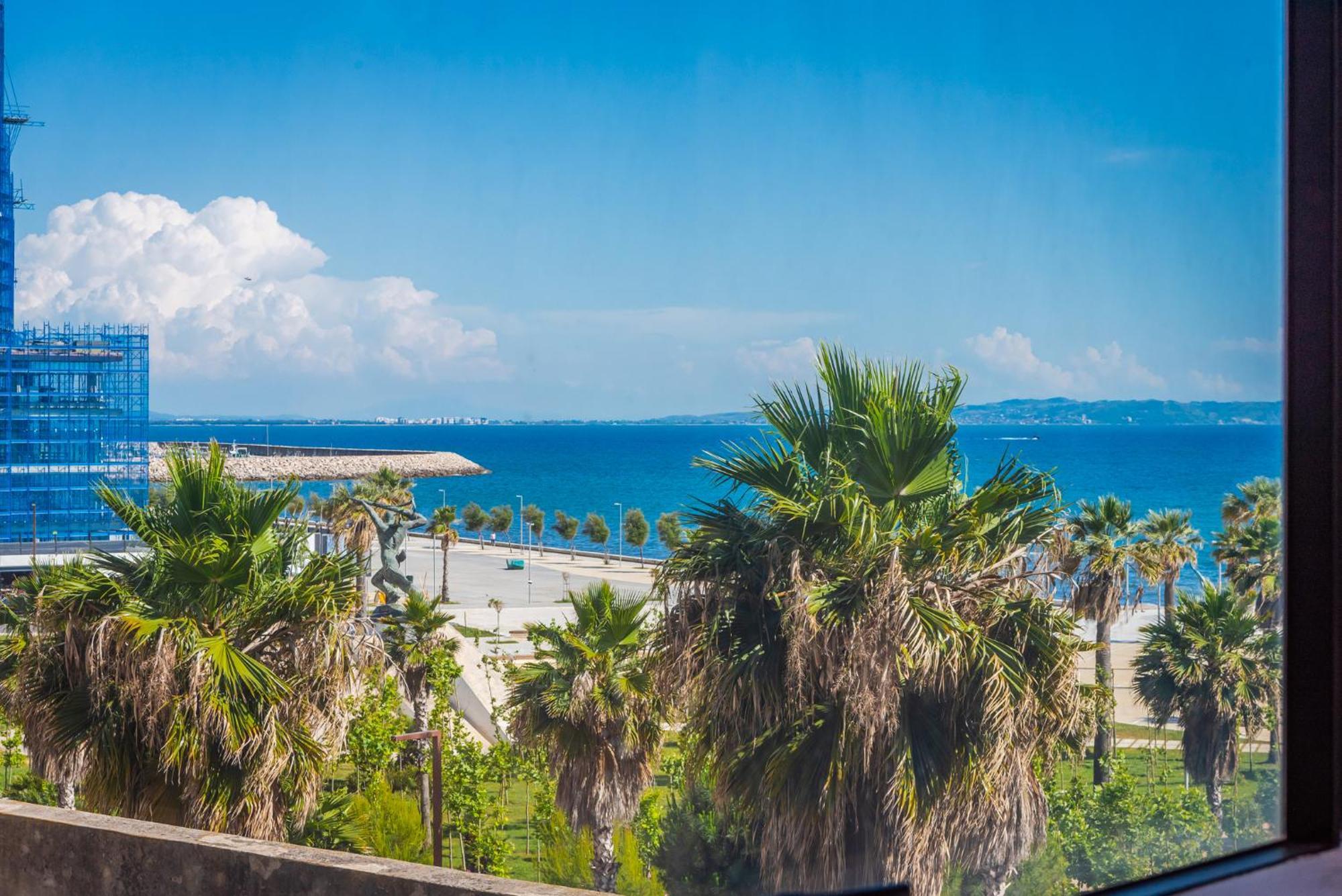Marina Luxury Suites By Ps Durrës 外观 照片
